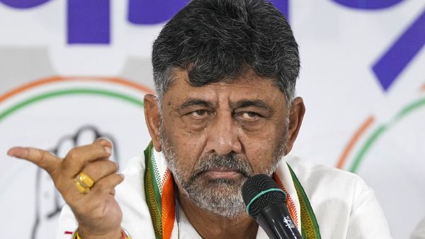 Me Too: ಕನ್ನಡ ಚಿತ್ರರಂಗದಲ್ಲಿ ಮೀ ಟೂ ಬಿರುಗಾಳಿ; ಮಹಿಳೆಯರ ಮೇಲೆ ಹೆಚ್ಚಾಗಿದ್ಯಾ ದೌರ್ಜನ್ಯ: ಡಿ ಕೆ ಶಿವಕುಮಾರ್‌ ಹೇಳಿದ್ದೇನು?