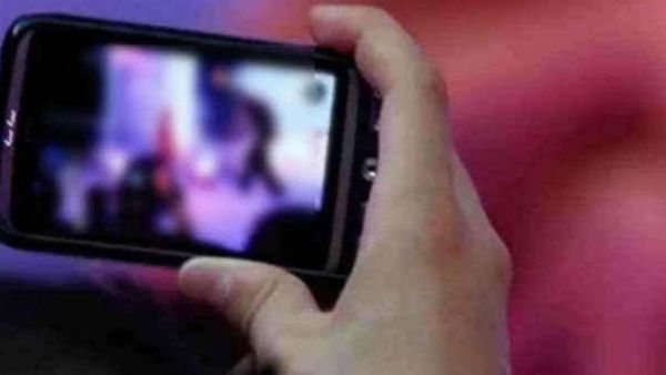 ಶಿಕ್ಷಕನಿಂದಲೇ ವಸತಿ ಶಾಲಾ ವಿದ್ಯಾರ್ಥಿನಿಯರ 5,000ಕ್ಕೂ ಹೆಚ್ಚು ನಗ್ನ ಫೋಟೋ, ವಿಡಿಯೋ ಸೆರೆ.!