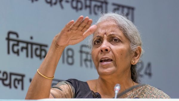 ಒತ್ತಡ ನಿರ್ವಹಣೆ ಬಗ್ಗೆ ನಿರ್ಮಲಾ ಸೀತಾರಾಮನ್ ಹೇಳಿಕೆ, ಮತ್ತೊಂದು ನೋಟಕ್ಕೆ ಏಕೆ ಅರ್ಹ?