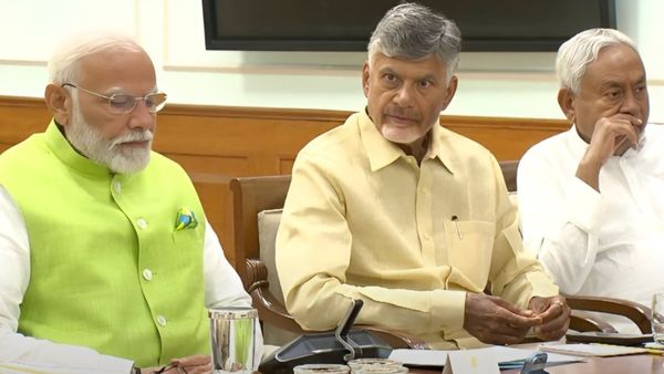 ಬಿಜೆಪಿ ನೆರಳಲ್ಲಿ ನಾಯ್ಡು, ನಿತೀಶ್‌ 'ಹಿಂದೂ' ಅಸ್ತ್ರ?