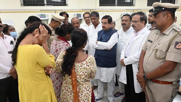 10-15 ಜನ ಸಾವನ್ನಪ್ಪಿದ್ರೆ ಗೃಹ ಸಚಿವರಿಗೆ ಇದು ದೊಡ್ಡ ಘಟನೆ ಆಗ್ತಿತ್ತು- ಪ್ರಹ್ಲಾದ್‌ ಜೋಶಿ