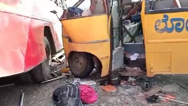 ರಾಯಚೂರಿನಲ್ಲಿ ಭೀಕರ ಅಪಘಾತ: ಇಬ್ಬರು ವಿದ್ಯಾರ್ಥಿಗಳು ಸಾವು, ಮೂವರ ಕೈ-ಕಾಲು ಕಟ್‌