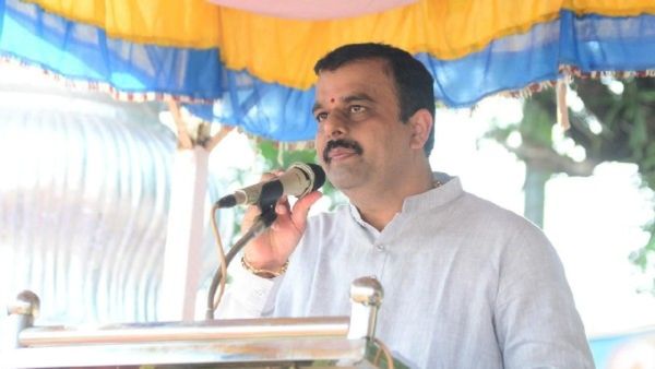 ʼಸಿದ್ದರಾಮಯ್ಯ ಅವರಿಗೆ ಯಾವುದಾದರೂ ಅಂತಾರಾಷ್ಟ್ರೀಯ ಪ್ರಶಸ್ತಿಯನ್ನು ನೀಡಬೇಕಿದೆʼ