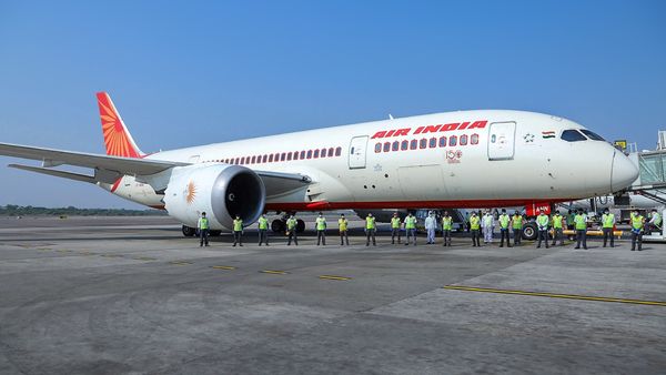 Air India: ನ್ಯೂಯಾರ್ಕ್‌ಗೆ ತೆರಳುತ್ತಿದ್ದ ಏರ್ ಇಂಡಿಯಾ ವಿಮಾನಕ್ಕೆ ಬಾಂಬ್ ಬೆದರಿಕೆ