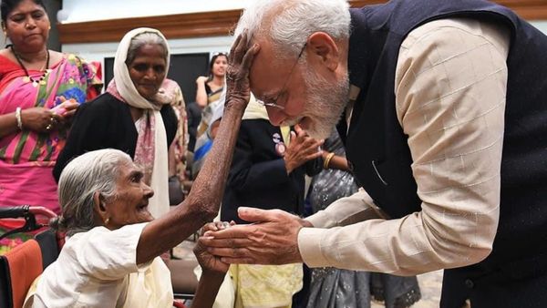 Ayushman Bharat: ದೇಶದ ಹಿರಿಯ ನಾಗರಿಕರಿಗೆ ಕೇಂದ್ರ ಸರ್ಕಾರ ದೀಪಾವಳಿ ಗಿಪ್ಟ್