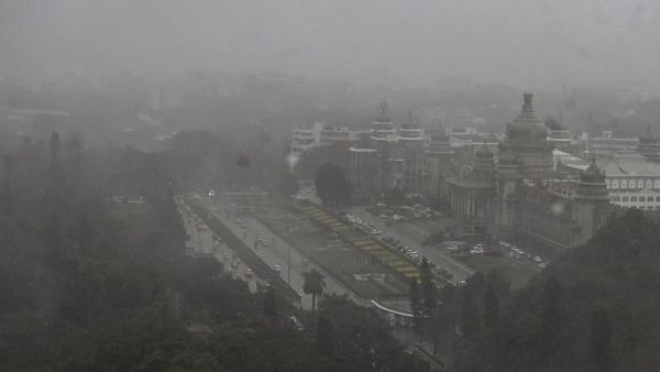 ಬೆಂಗಳೂರು ಮಳೆ ಅವಾಂತರ: ಬಿಬಿಎಂಪಿ ಅಧಿಕಾರಿಗಳಿಗೆ ಡಿ.ಕೆ ಶಿವಕುಮಾರ್‌ ಖಡಕ್ ಸೂಚನೆ