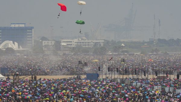 Chennai Air Show: ಚೆನ್ನೈ ಏರ್ ಶೋ ವೇಳೆ ದುರಂತ; ಕನಿಷ್ಠ 5 ಮಂದಿ ಸಾವು, 200ಕ್ಕೂ ಹೆಚ್ಚು ಮಂದಿ ಅಸ್ವಸ್ಥ