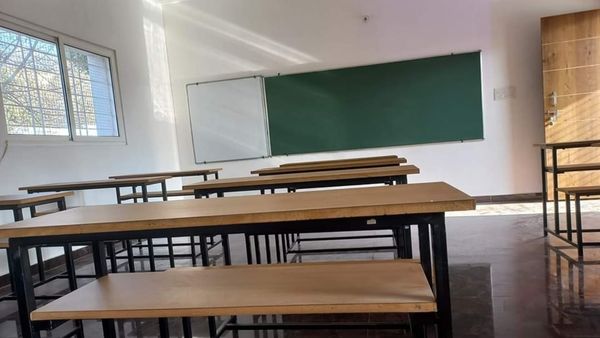 ಇಂಜಿನಿಯರಿಂಗ್‌ಗೆ ಕುಸಿದ ಬೇಡಿಕೆ: ಸರ್ಕಾರಿ, ಖಾಸಗಿ ಕಾಲೇಜುಗಳಲ್ಲಿ ಸಾವಿರಾರು ಸೀಟು ಖಾಲಿ