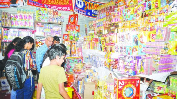 ಮೈಸೂರಿನಲ್ಲಿ ಪಟಾಕಿ ಮಾರಾಟಕ್ಕೆ ಆರು ದಿನ ಮಾತ್ರ ಅವಕಾಶ: ಇಲ್ಲಿದೆ ಹೆಚ್ಚಿನ ವಿವರ