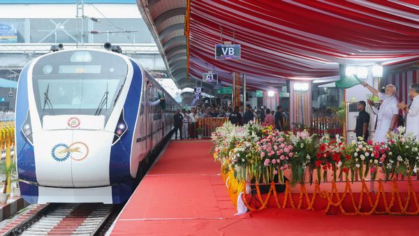 Vande Bharat Express: 4 ಹೊಸ ಮಾರ್ಗದಲ್ಲಿ ವಂದೇ ಭಾರತ್ ಎಕ್ಸ್‌ಪ್ರೆಸ್, ಕರ್ನಾಟಕಕ್ಕೆ ಒಂದು ರೈಲು 