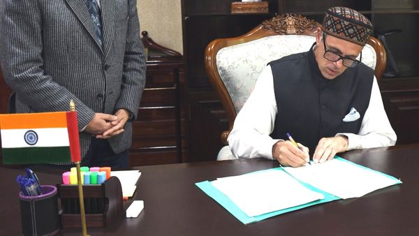 Jammu Kashmir Statehood: ರಾಜ್ಯ ಸ್ಥಾನಮಾನಕ್ಕೆ ಒಮರ್‌ ಸರ್ಕಾರದಿಂದ ನಿರ್ಣಯ ಅಂಗೀಕಾರ