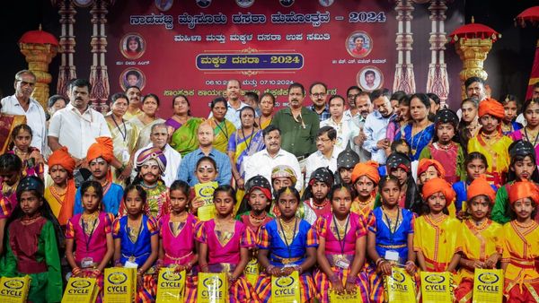 Makkala Dasara: ಚಿಣ್ಣರ ಖುಷಿ ಹೆಚ್ಚಿಸಿದ ಮಕ್ಕಳ ದಸರಾ