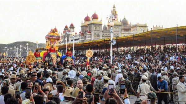 Mysuru Dasra 2024: ಜಂಬೂಸವಾರಿಗೆ ಮೆರಗು ನೀಡಿದ ಸ್ತಬ್ದ ಚಿತ್ರ, ಜನಪದ ನೃತ್ಯಗಳು ಹೇಗಿದ್ದವು?-ಇಲ್ಲಿದೆ ಮಾಹಿತಿ