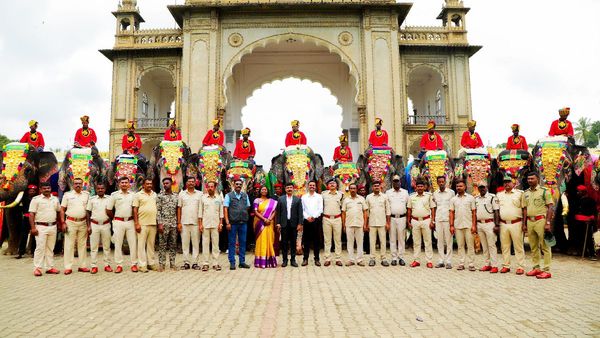 Mysuru: ಮೈಸೂರು ದಸರಾ ಆನೆಗಳಿಗೆ ಅದ್ದೂರಿ ಬೀಳ್ಕೊಡುಗೆ