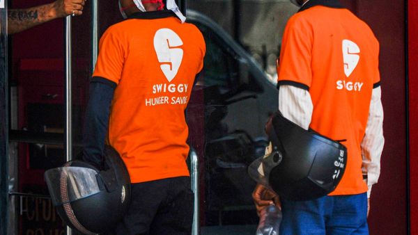 Zomato, Swiggy: ದೀಪಾವಳಿ ಸಮಯದಲ್ಲಿ ಜನರಿಗೆ ಶುಲ್ಕ ಹೆಚ್ಚಳದ ಬರೆ