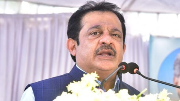 ಶಿಗ್ಗಾಂವಿಯಲ್ಲಿ ರಾಜಕೀಯ ಹೈಡ್ರಾಮಾ: ಜಮೀರ್‌ ಕಾರ್‌ ಗ್ಲಾಸ್ ಪೀಸ್‌.. ಪೀಸ್‌!