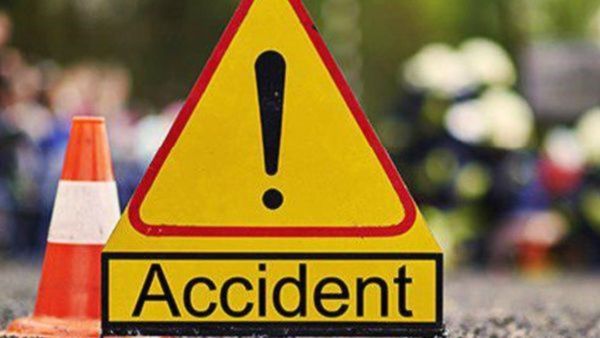 ಚಳ್ಳಕೆರೆ: ರಾಷ್ಟ್ರೀಯ ಹೆದ್ದಾರಿ 150ರಲ್ಲಿ ಖಾಸಗಿ ಬಸ್ ಪಲ್ಟಿ