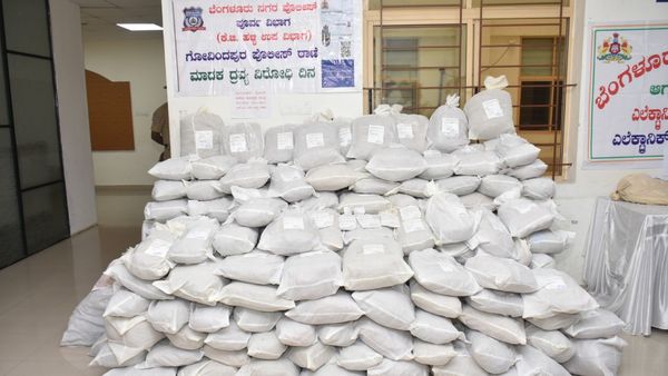 ಪೊಲೀಸರ ಭರ್ಜರಿ ಬೇಟೆ, ನ್ಯೂ ಇಯರ್‌ ಪಾರ್ಟಿಗೆ ಬಂದಿದ್ದ 318 ಕೆ.ಜಿ ಗಾಂಜಾ ವಶ