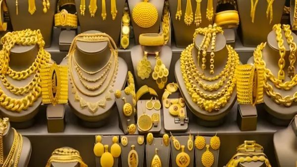 Gold Silver Price on 26th November: ಕ್ರಿಸ್ಮಸ್, ಹೊಸ ವರ್ಷಕ್ಕೆ ಚಿನ್ನ ಖರೀದಿ ಮಾಡುವ ಗ್ರಾಹಕರಿಗೆ ಗುಡ್ ನ್ಯೂಸ್!