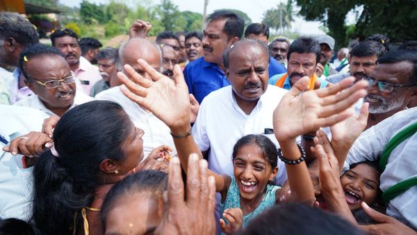 ‌ಕಾಂಗ್ರೆಸ್‌ನಿಂದ ಮತದಾರರಿಗೆ ಲುಲು ಮಾಲ್‌ ಗಿಫ್ಟ್‌ ಕೂಪನ್: ಹೆಚ್‌ಡಿಕೆ ಆರೋಪ