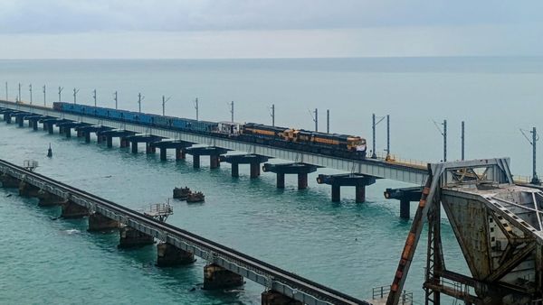 Pamban Bridge: ಪಂಬನ್ ಹೊಸ ಸೇತುವೆ ಮೇಲೆ ರೈಲು ಸಂಚಾರ 