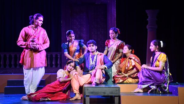 ಮಂಡ್ಯ ರಮೇಶ್ ನಟನ ರಂಗಶಾಲೆಯ ಹೊಸ ನಾಟಕ 'ಶ್ರೀಮನ್ಮಹೀಶೂರ ರತ್ನ ಸಿಂಹಾಸನ': ವಿಶೇಷತೆ ತಿಳಿಯಿರಿ