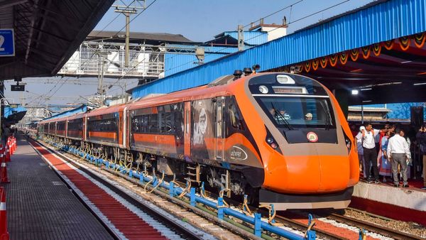  Vande Bharat Express: ಬೆಂಗಳೂರು ನಗರಕ್ಕೆ ಮತ್ತೊಂದು ವಂದೇ ಭಾರತ್ ರೈಲಿಗಾಗಿ ಬೇಡಿಕೆ