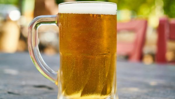 ಬೆಂಗಳೂರಲ್ಲಿ ಕಡಿಮೆ ಬೆಲೆಗೆ ಬಿಯರ್‌ ಸಿಗುವ ಬಾರ್‌ - ಪಬ್‌ಗಳ ಲಿಸ್ಟ್‌!