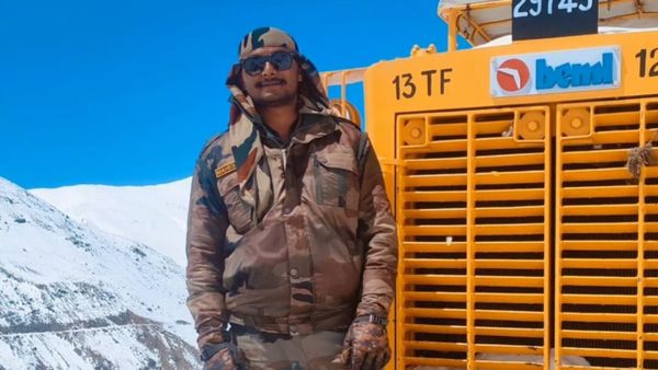 ಬೆಳಗಾವಿ: ಹುತಾತ್ಮ ಯೋಧನಿಗೆ ಅಗೌರವ ತೋರಿದ ನಮ್ಮ ರಾಜ್ಯದ ಜನಪ್ರತಿನಿಧಿಗಳು