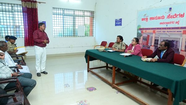 ಚಾಮರಾಜನಗರ ಜಿಲ್ಲೆಯಲ್ಲಿ ಹೆಚ್ಚಿದ ಬಹಿಷ್ಕಾರ ಪದ್ಧತಿ: ಅಧಿಕಾರಿಗಳಿಂದ ಖಡಕ್‌ ಎಚ್ಚರಿಕೆ