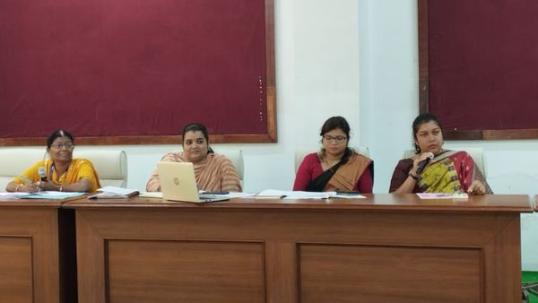 ಚಾಮರಾಜನಗರ: ಸಾಮಾಜಿಕ ಭದ್ರತಾ ಯೋಜನೆಗಳ ನೊಂದಣಿಗೆ ಜಿಲ್ಲಾಧಿಕಾರಿ ಖಡಕ್‌ ಸೂಚನೆ