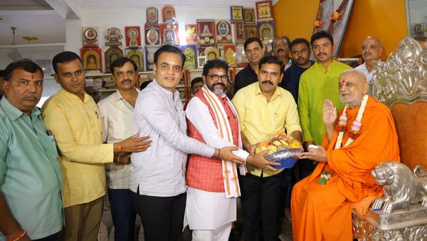 Vokkaliga Swamiji: ಒಕ್ಕಲಿಗ ಸ್ವಾಮೀಜಿ ಆರೋಗ್ಯ ವಿಚಾರಿಸಿ, ಅಭಯ ಕೊಟ್ಟ ಬಿಜೆಪಿ ನಾಯಕರು