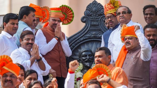 Devendra Fadnavis: ಮಹಾರಾಷ್ಟ್ರ ಸಿಎಂ ಆಗಿ ಫಡ್ನವೀಸ್‌ ಪ್ರಮಾಣವಚನ ಎಲ್ಲಿ, ಯಾವಾಗ, ಯಾರೆಲ್ಲ ಇರ್ತಾರೆ?