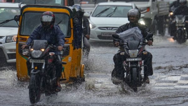 Heavy Rain: ಭಾರೀ ಮಳೆಯಿಂದ ಹನೂರು ತಾಲ್ಲೂಕಿನಲ್ಲಿ ಜನಜೀವನ ಅಸ್ತವ್ಯಸ್ತ