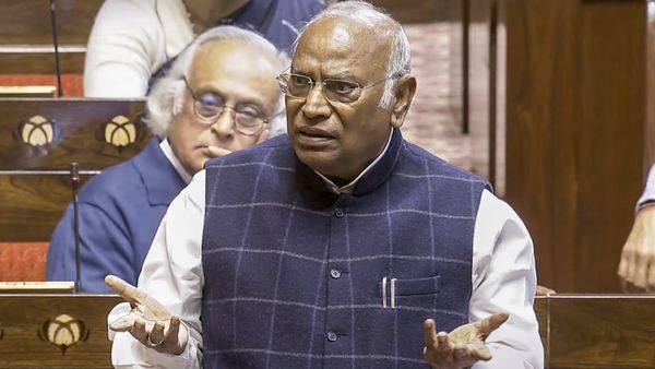 Rajyasabha: ಮಣಿಪುರಕ್ಕೆ ಹೋಗಲು ಪ್ರಧಾನಿ ಮೋದಿಗೆ ಸಮಯ ಸಿಕ್ಕಿಲ್ಲವೇ ಎಂದ ಮಲ್ಲಿಕಾರ್ಜುನ ಖರ್ಗೆ