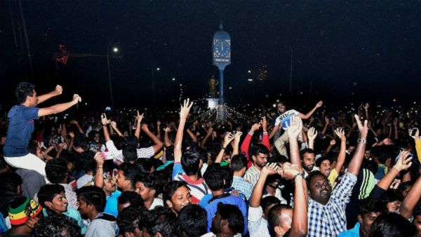 New Year: ಎಣ್ಣೆ ಏಟಲ್ಲಿ ಯಾರಾದ್ರೂ ಬಾಲ ಬಿಚ್ಚಿದ್ರೆ ಹೀಗ್‌ ಮಾಡಿ: ಬೌನ್ಸರ್‌ಗಳಿಗೆ ಪೊಲೀಸರ ಖಡಕ್‌ ಸೂಚನೆ