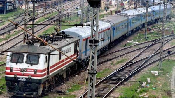 Railway Updates: ಪ್ರಯಾಣಿಕರ ಗಮನಕ್ಕೆ: ಈ ರೈಲುಗಳ ಸೇವೆಗಳಲ್ಲಿ ಬದಲಾವಣೆ