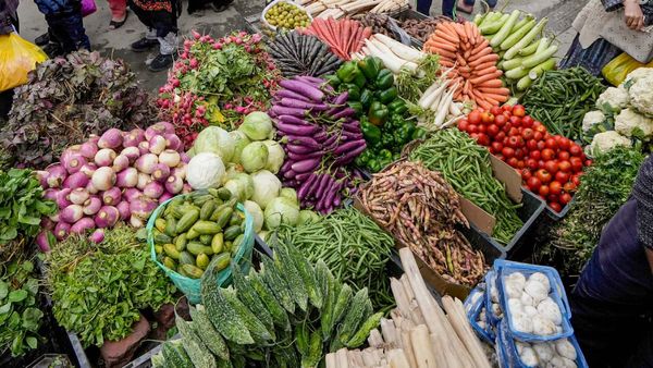ಬೆಂಗಳೂರಲ್ಲಿ ತರಕಾರಿ ಬೆಲೆ ದಿಢೀರ್‌ ಏರಿಕೆ, ಜೇಬಿಗೆ ಬಿತ್ತು ಕತ್ತರಿ