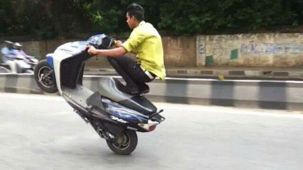 Wheeling: ಬೆಂಗಳೂರಲ್ಲಿ ಹಾವಳಿ ಕೊಡ್ತಿದ್ದ 56 ವೀಲಿಂಗ್‌ ರೋಮಿಯೋಗಳು ಅರೆಸ್ಟ್‌