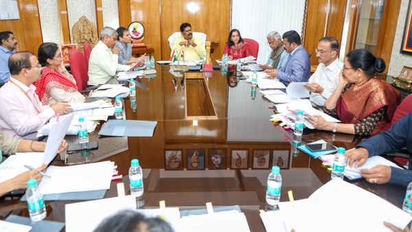 ನಾಮಫಲಕದಲ್ಲಿ ಶೇ.60ರಷ್ಟು ಕನ್ನಡ ಬಳಕೆ: ರಾಜ್ಯ ಸರ್ಕಾರದಿಂದ ಮಹತ್ವದ ನಿರ್ಧಾರ