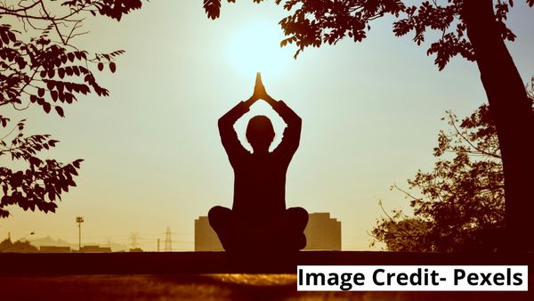 ಓಂಕಾರದಿಂದ ಮಾನಸಿಕ ನೆಮ್ಮದಿ ಪಡೆಯಲು ಸಾಧ್ಯ: ಹೇಗೆ?