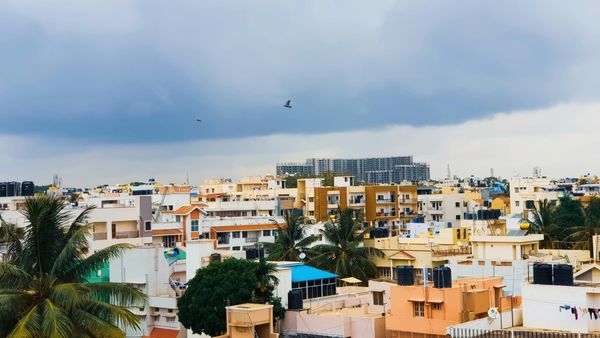 Bengaluru Real Estate: ಬೆಂಗಳೂರಲ್ಲಿ ಮನೆ ಮಾರಾಟ, ಖರೀದಿಗೆ ಶಾಕಿಂಗ್ ರಿಪೋರ್ಟ್, ಏನದು ?