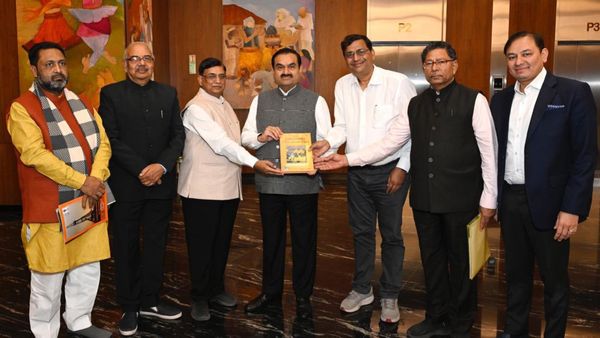 Gautam Adani: ಗೀತಾ ಪ್ರೆಸ್‌ ಜೊತೆ ಕೈ ಜೋಡಿಸಿದ ಅದಾನಿ ಗ್ರೂಪ್; ಕುಂಭಮೇಳದಲ್ಲಿ ಒಂದು ಕೋಟಿ 'ಆರತಿ ಸಂಗ್ರಹ' ಪ್ರತಿ ವಿತರಣೆ