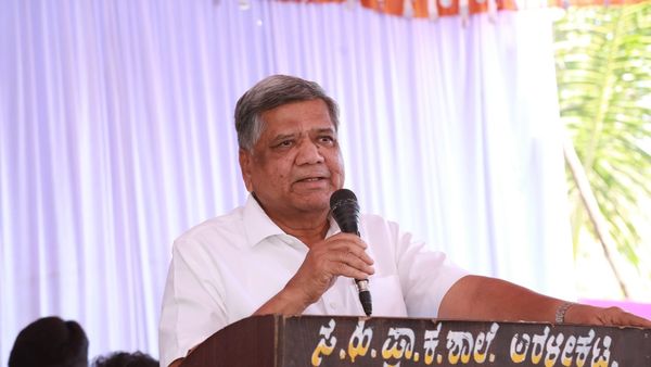 'ಸಿಎಂ ಕುರ್ಚಿ ಕಿತ್ತಾಟದಲ್ಲಿ ಶೀಘ್ರದಲ್ಲೇ ಕಾಂಗ್ರೆಸ್ ಸರ್ಕಾರ ಪತನ ಖಚಿತ'