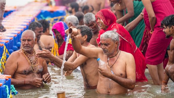 Maha Kumbh Mela 2025: ಮಹಾ ಕುಂಭಮೇಳದಲ್ಲಿ ಭಕ್ತಸಾಗರ; 60 ಲಕ್ಷ ಜನರಿಂದ ಪವಿತ್ರ ಸ್ನಾನ