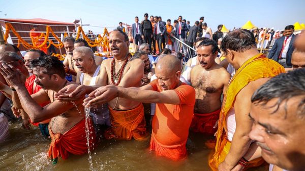 Maha Kumbh Mela 2025: ತ್ರಿವೇಣಿ ಸಂಗಮದಲ್ಲಿ ಮಿಂದೆದ್ದ ಸಿಎಂ ಯೋಗಿ ಮಂತ್ರಿಮಂಡಲ