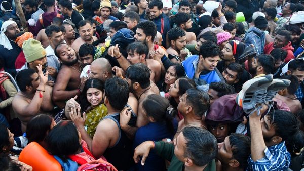 Mahakumbh Stampede: ಪ್ರಯಾಗ್‌ರಾಜ್‌ನಲ್ಲಿರುವ ಕನ್ನಡಿಗರ ನೆರವಿಗೆ ರಾಜ್ಯ ಸರ್ಕಾರದಿಂದ ಸಹಾಯವಾಣಿ