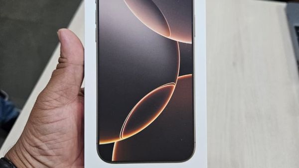 Cyber fraud: ಗಿಫ್ಟ್‌ ಆಗಿ ಬಂದ ಮೊಬೈಲ್‌ಗೆ ಸಿಮ್‌ ಹಾಕಿದ್ದಷ್ಟೇ, ₹2.8 ಕೋಟಿ ಉಡೀಸ್‌