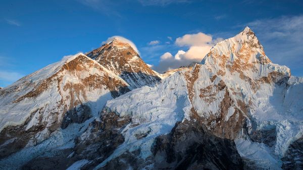 Mount Everest: ದುಬಾರಿಯಾದ ಮೌಂಟ್ ಎವರೆಸ್ಟ್- ಶುಲ್ಕ ಹೆಚ್ಚಳ