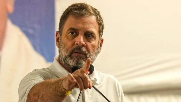 ಭಾರತೀಯರನ್ನು ಅವಮಾನಿಸಿ, ದೇಶದ್ರೋಹ ಎಸಗಿರುವ ಮೋಹನ್ ಭಾಗವತ್: ಆರ್‌ಎಸ್‌ಎಸ್‌ ಮುಖ್ಯಸ್ಥರ ವಿರುದ್ಧ ರಾಹುಲ್‌ ಗಾಂಧಿ ಕೆಂಡಾಮಂಡಲ